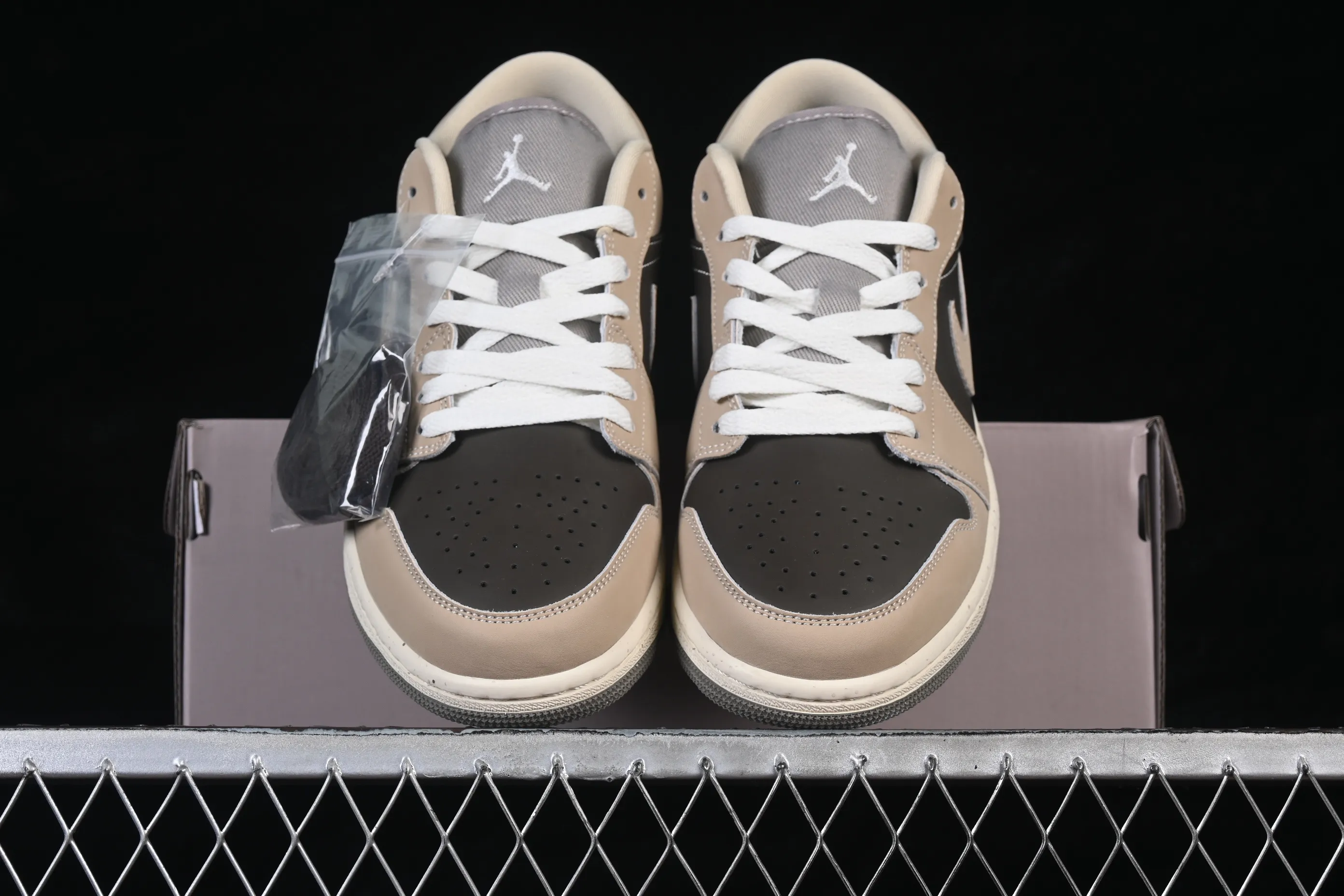 All categories Air Jordan Jordan series basketball shoes Air Jordan 1 Low Air Jordan 1 Low AJ1 Joe 1 black brown low-top cultural casual sneakers IB7011-001